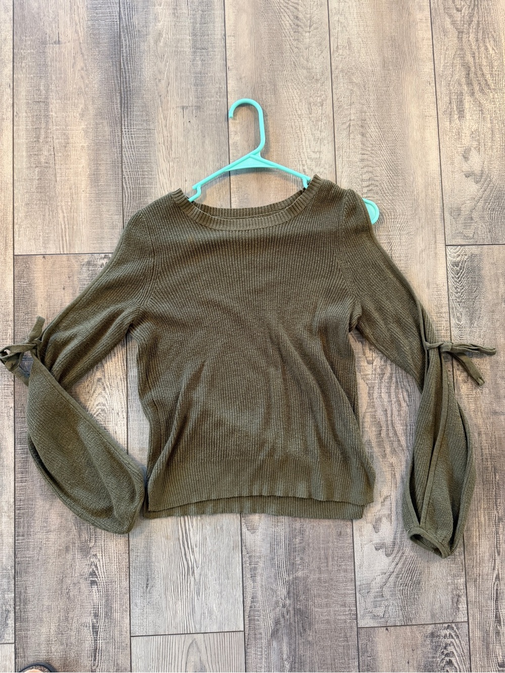 American Eagle Outfitters Olive Green Tie-Sleeve Ribbed Crew Sweater